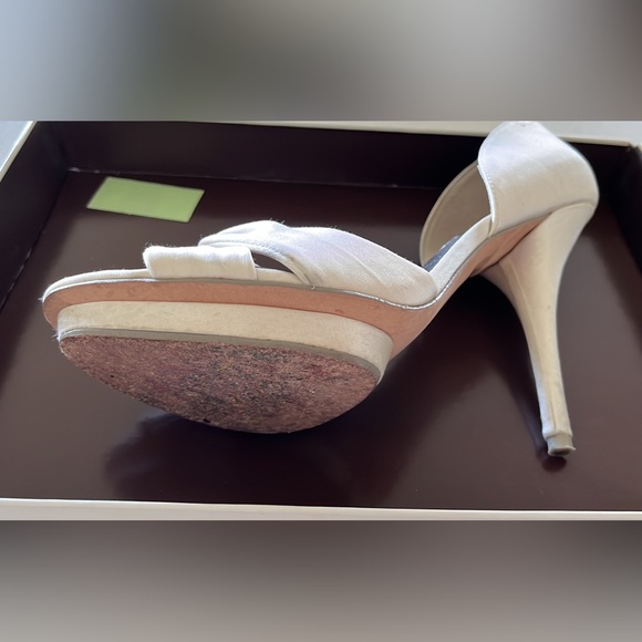 BCBG satin ivory pumps size 8 - Picture 5 of 5